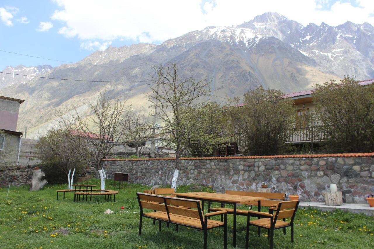 Golden Star Kazbegi Hotel Exterior foto