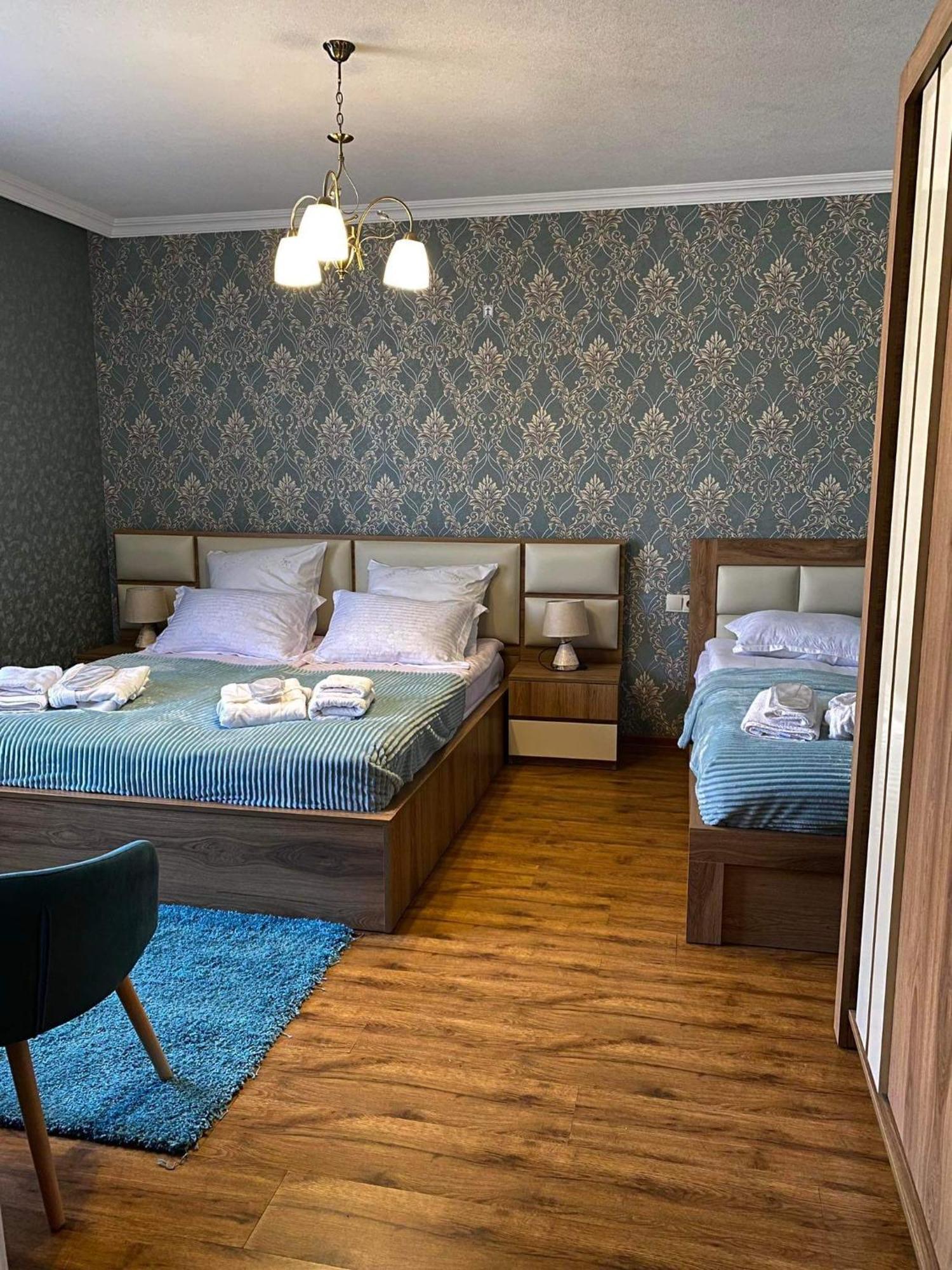 Golden Star Kazbegi Hotel Quarto foto