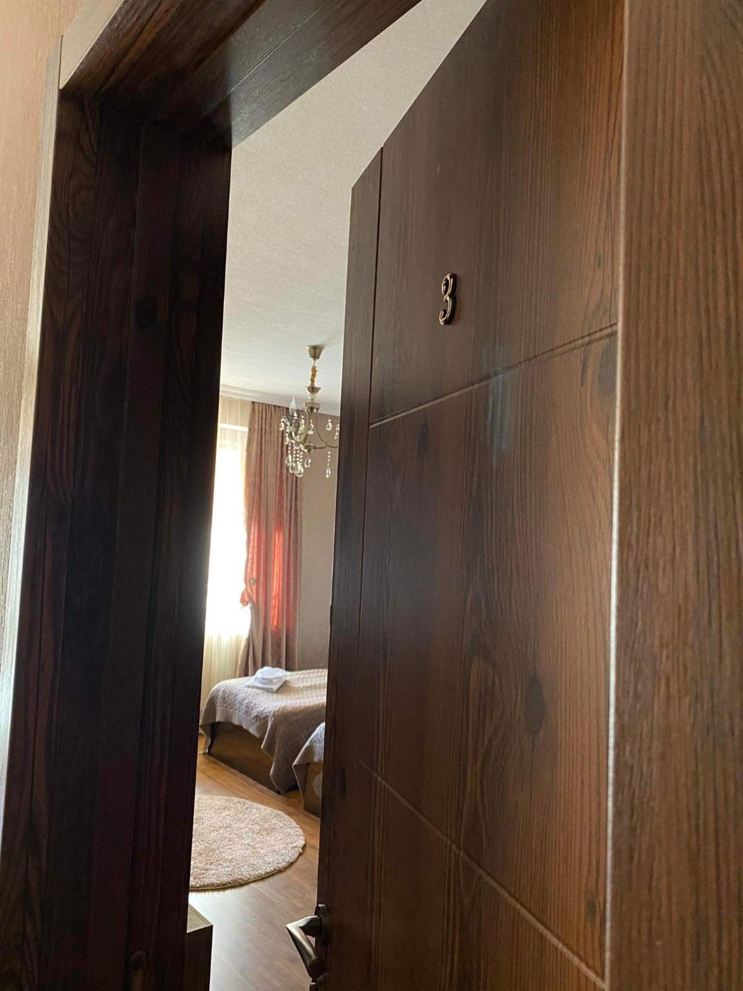 Golden Star Kazbegi Hotel Quarto foto