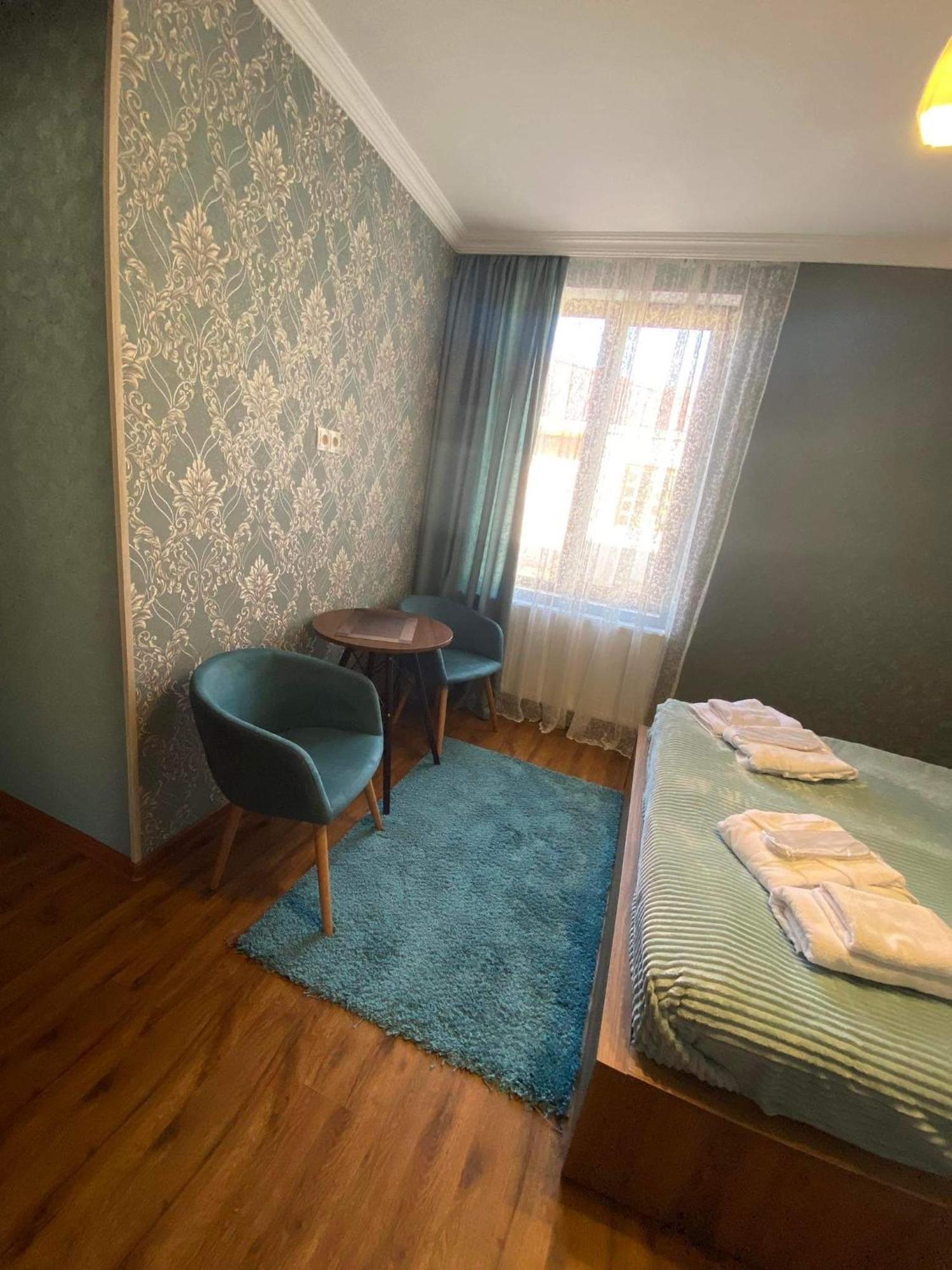 Golden Star Kazbegi Hotel Quarto foto