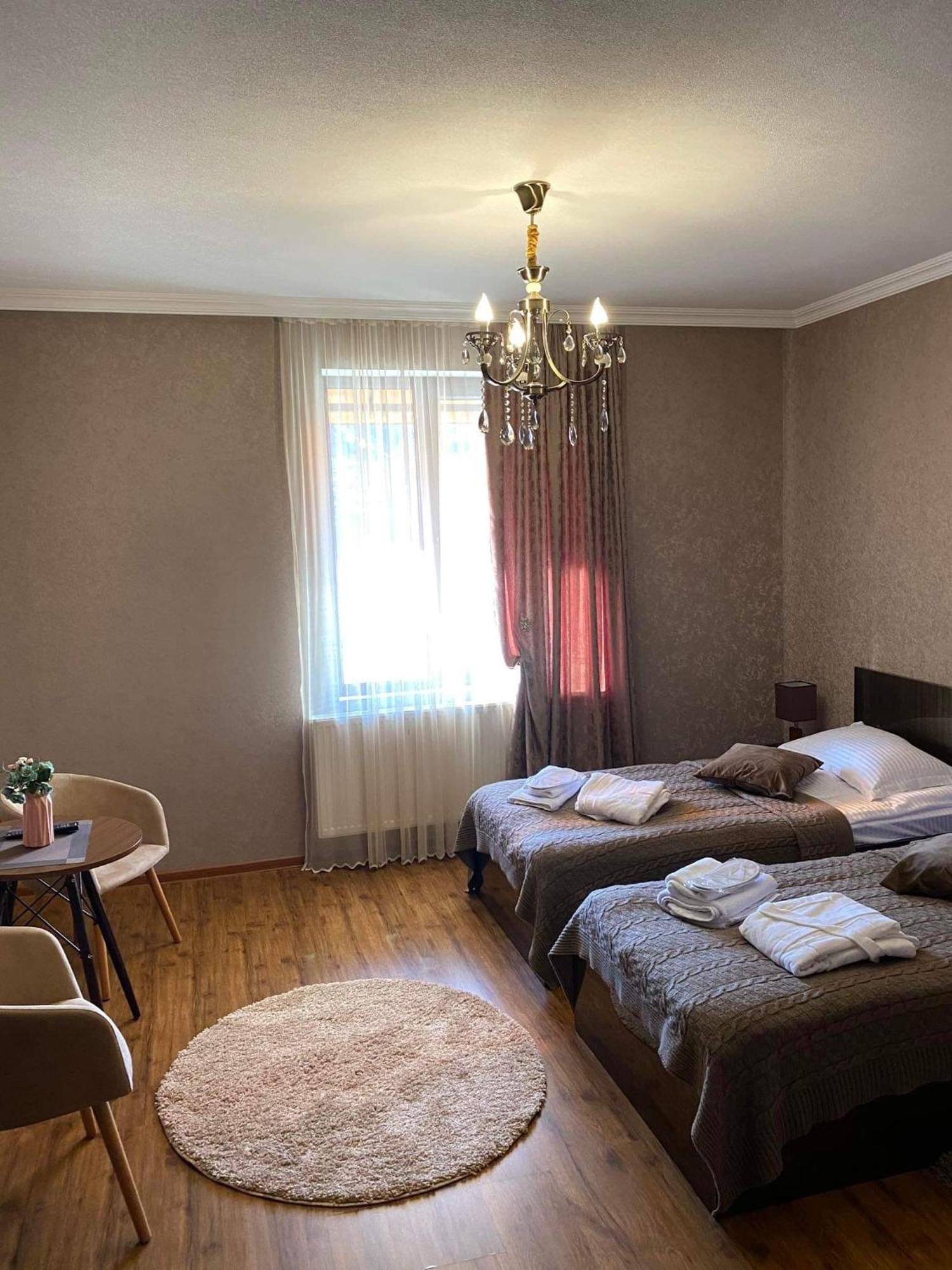 Golden Star Kazbegi Hotel Quarto foto